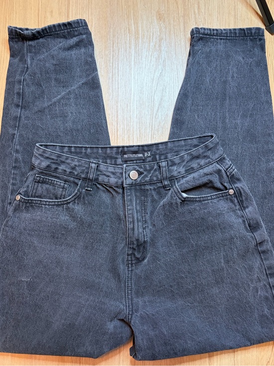 PrettyLittleThing Denim - PrettyLittleThing Black Washed High Waisted Mom Jeans US 6